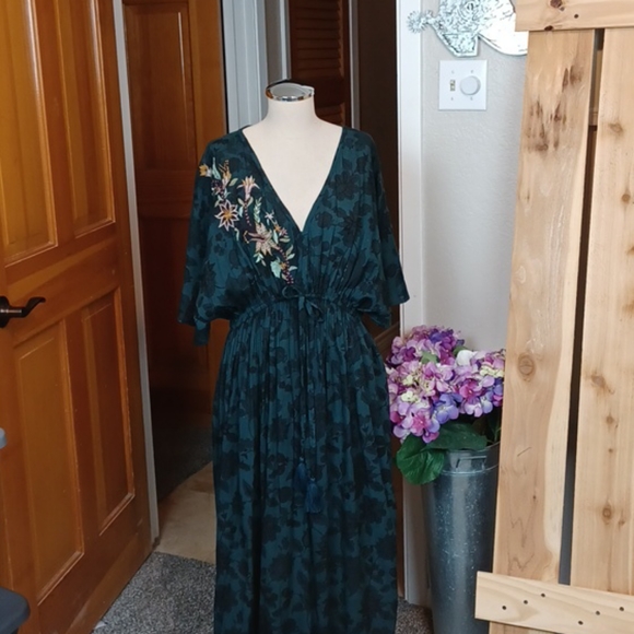 World Market Embroidered Maxi Dress Nwt 